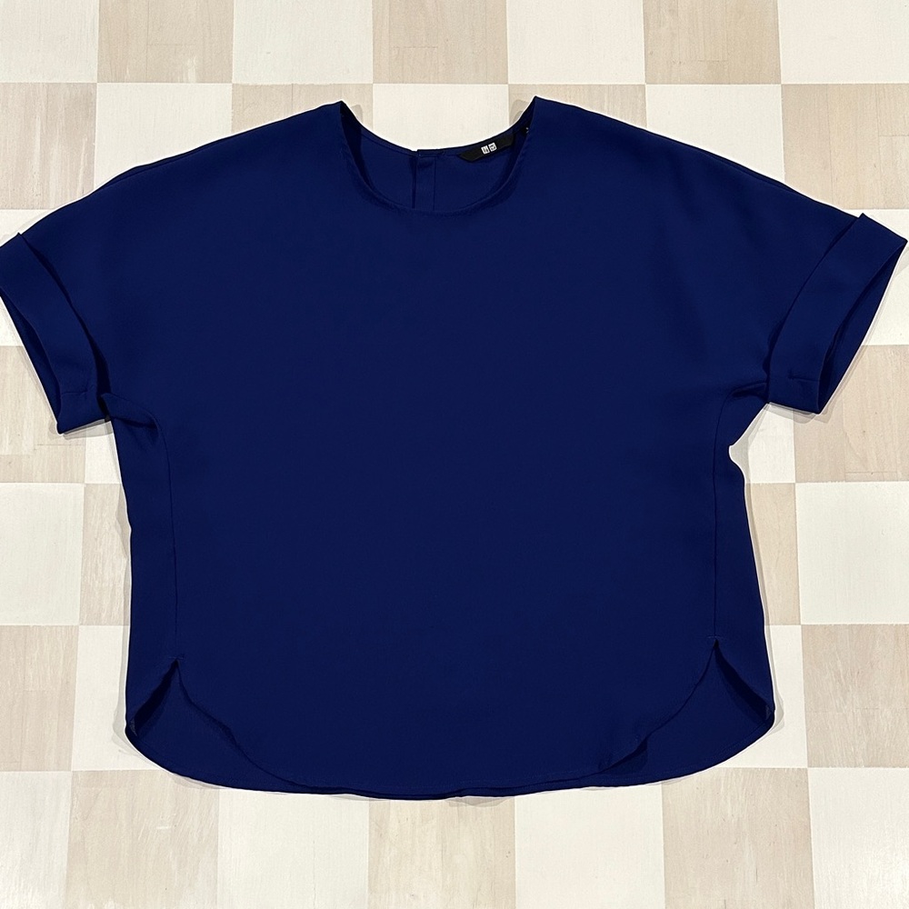 uniqlo blue short sleeve cuffed blouse